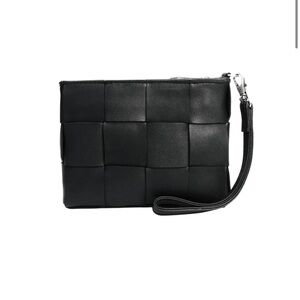 Mandrn Bowie wristlet -black